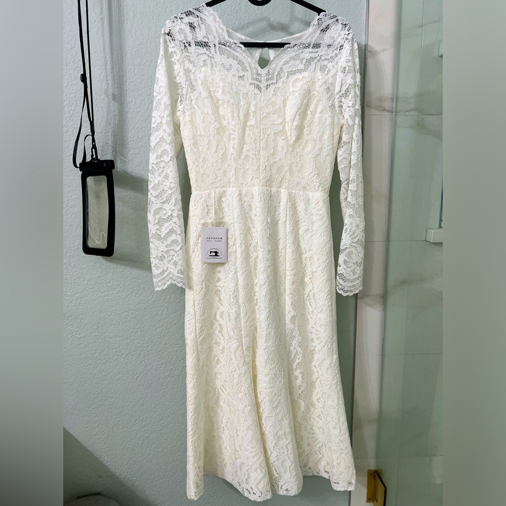 Brand New Lace Dress Perfect for courthouse wedding - Picture 5 of 5